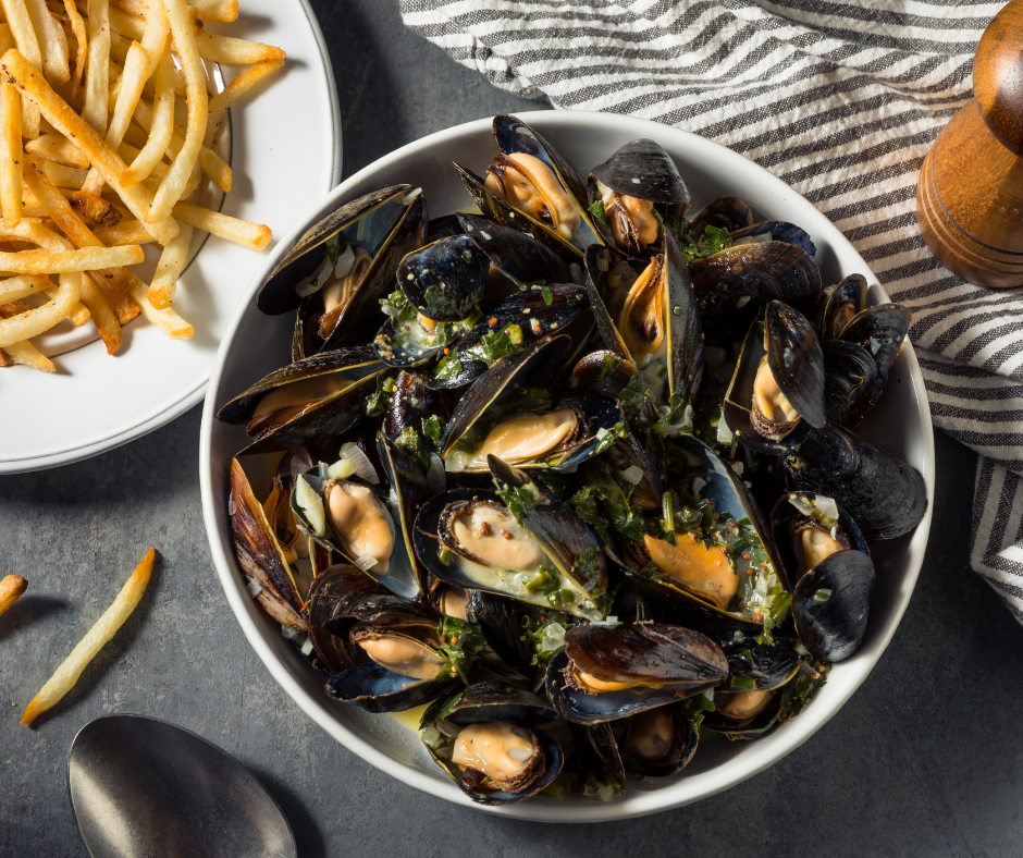 Saffron Mussels With Fries